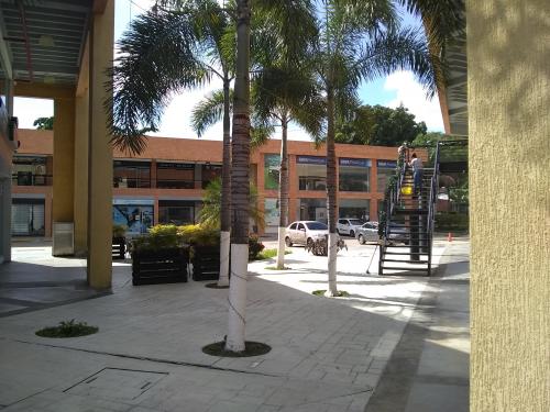    alquilo local en Centro Comercial los JARA - Imagen 1