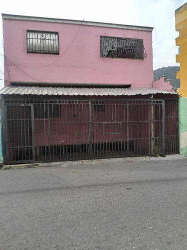 Venta de Casa Los Frailes Catia Caracas  Vent - Imagen 1