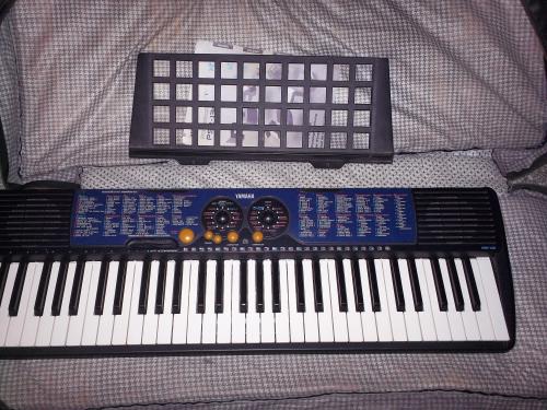 Vendo teclado Yamaha Psr130 5 octavas (1700) - Imagen 2